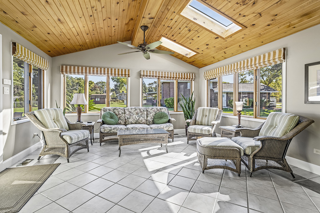 20W270 Pleasantdale Drive