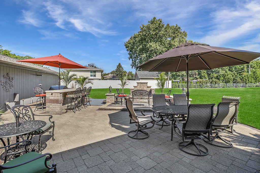 20W270 Pleasantdale Drive