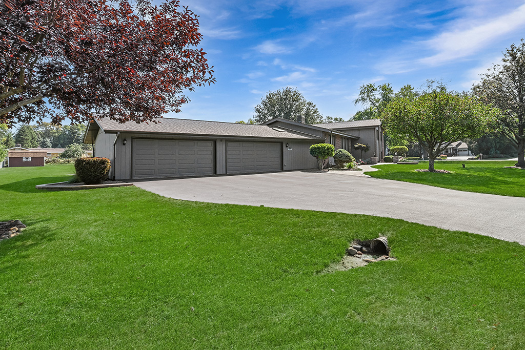 20W270 Pleasantdale Drive