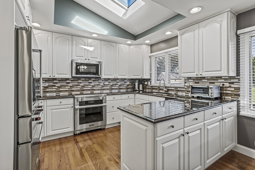 20W270 Pleasantdale Drive