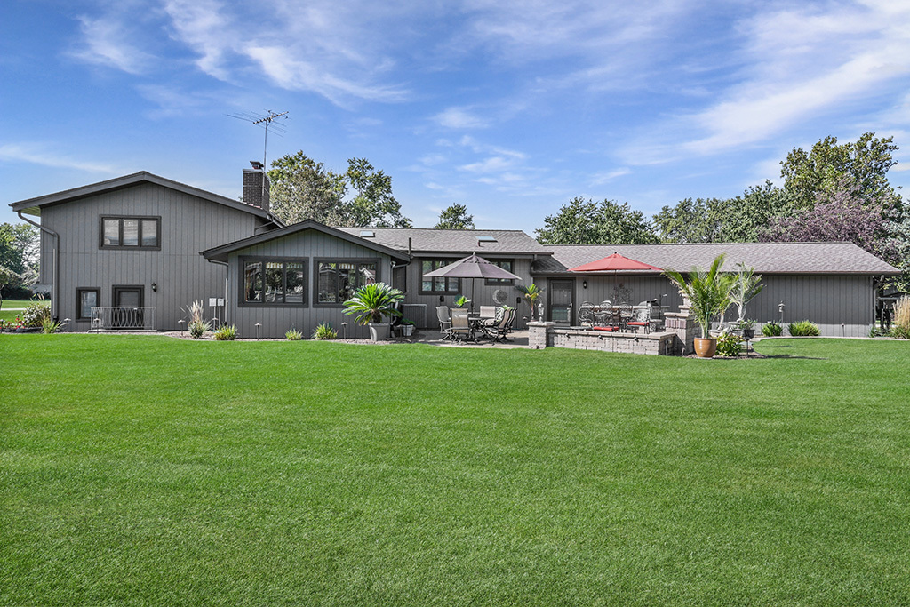 20W270 Pleasantdale Drive