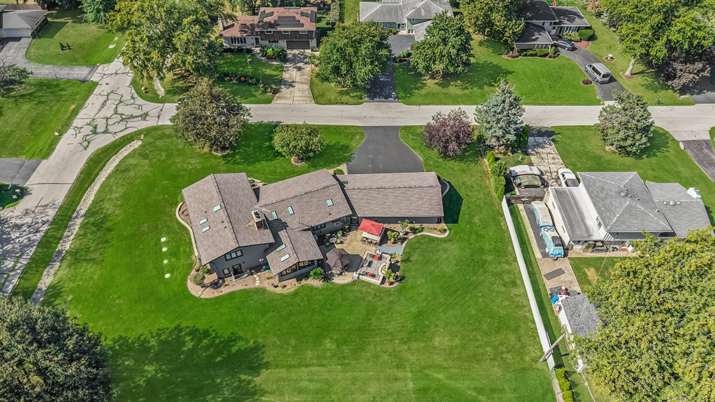 20W270 Pleasantdale Drive
