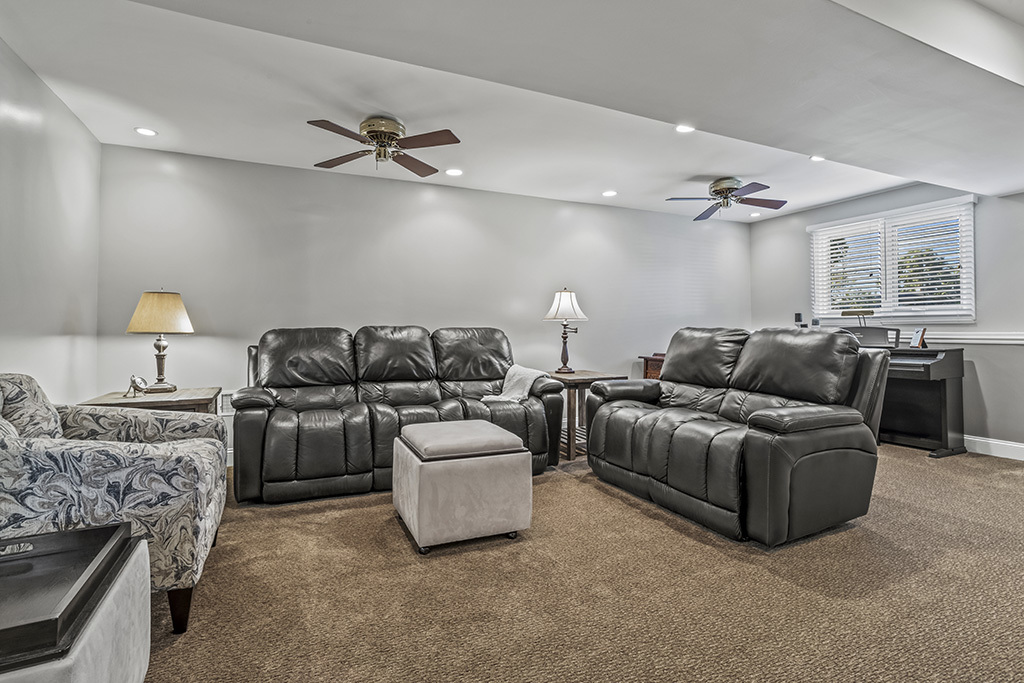 20W270 Pleasantdale Drive