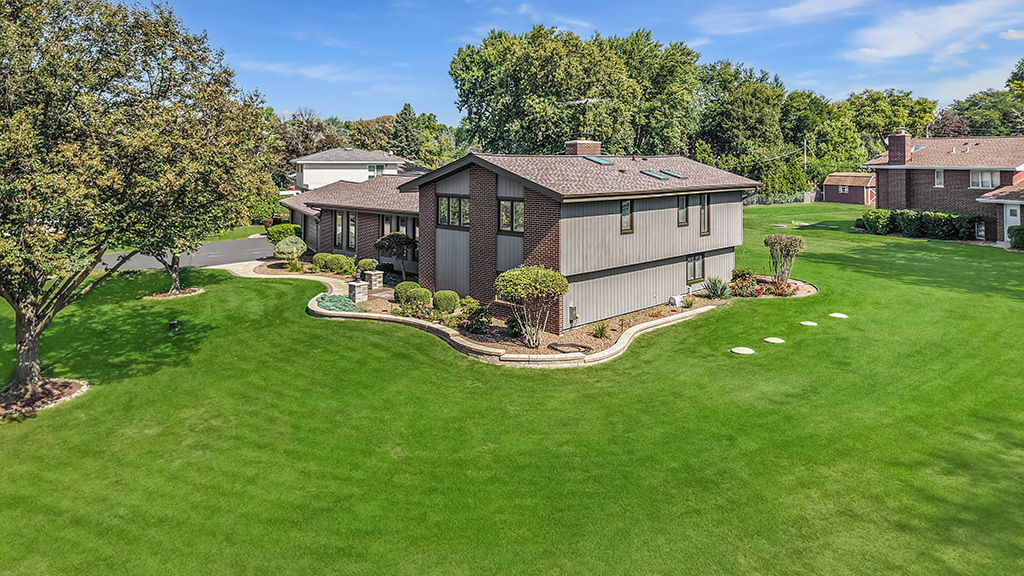 20W270 Pleasantdale Drive
