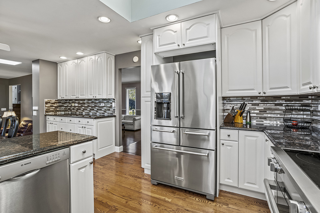 20W270 Pleasantdale Drive