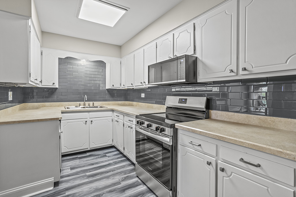 3913 Saratoga Avenue Unit: G-306