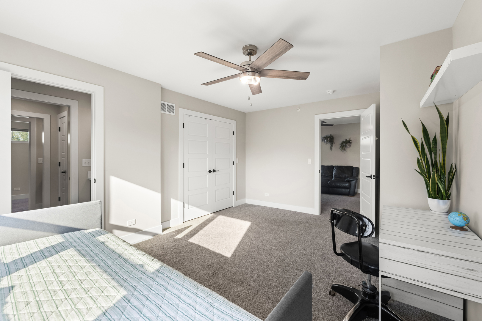 333 W Potomac Avenue