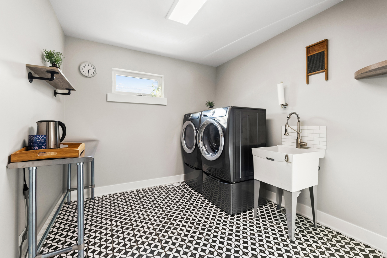 333 W Potomac Avenue