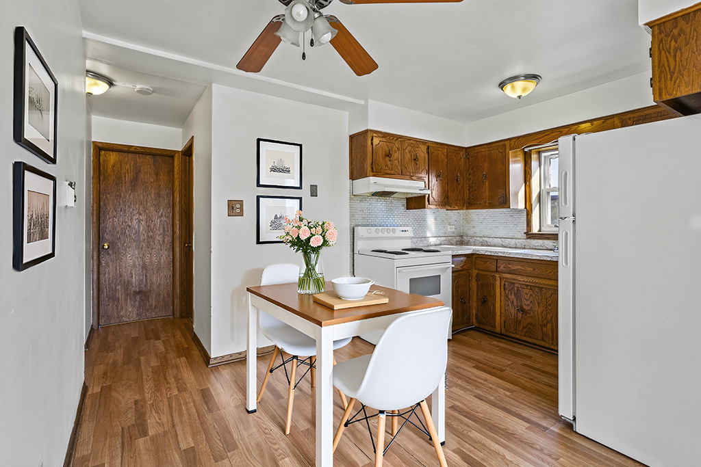 3754 W 120th Street Unit: 2D