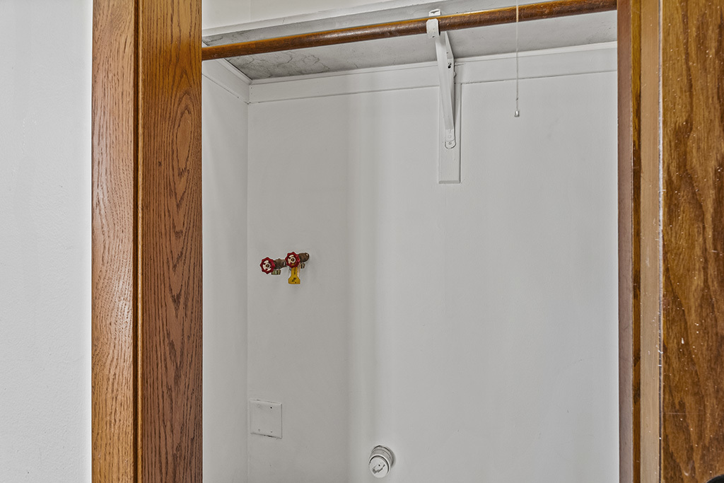 3754 W 120th Street Unit: 2D