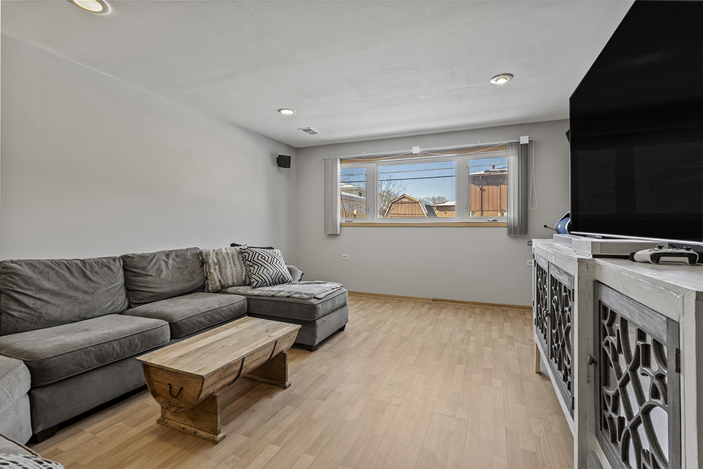 17374 Overhill Avenue