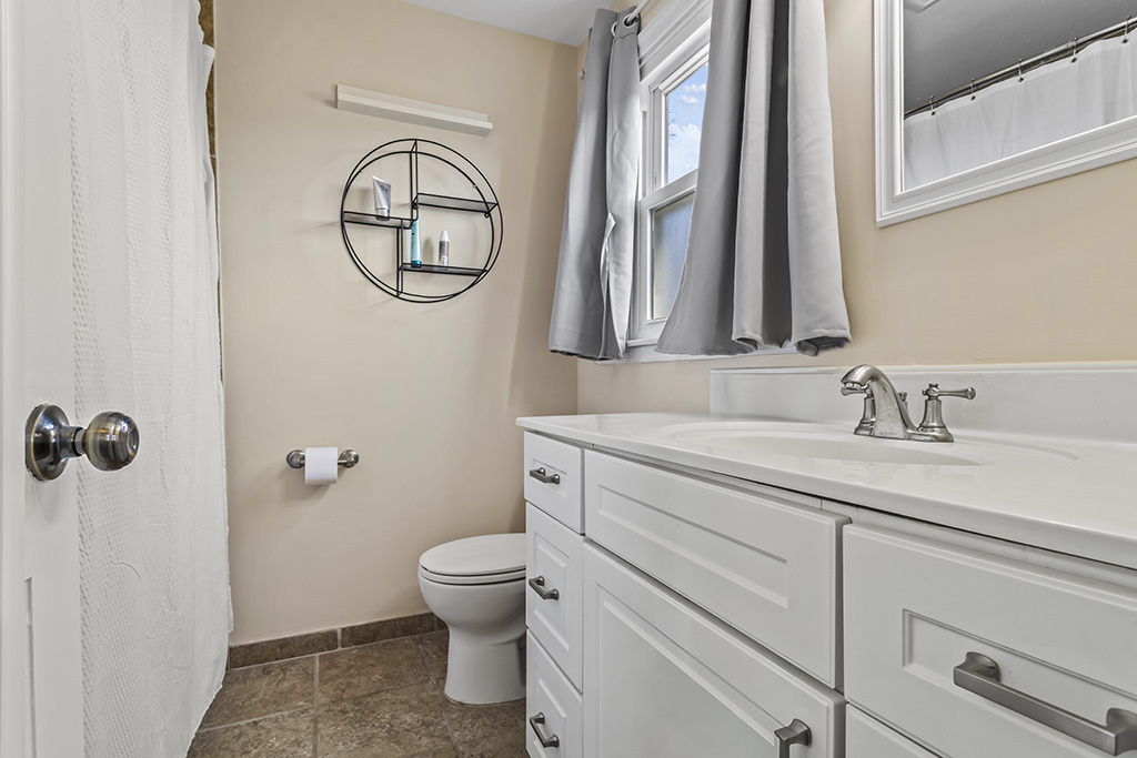 14201 S Chickasaw Trail