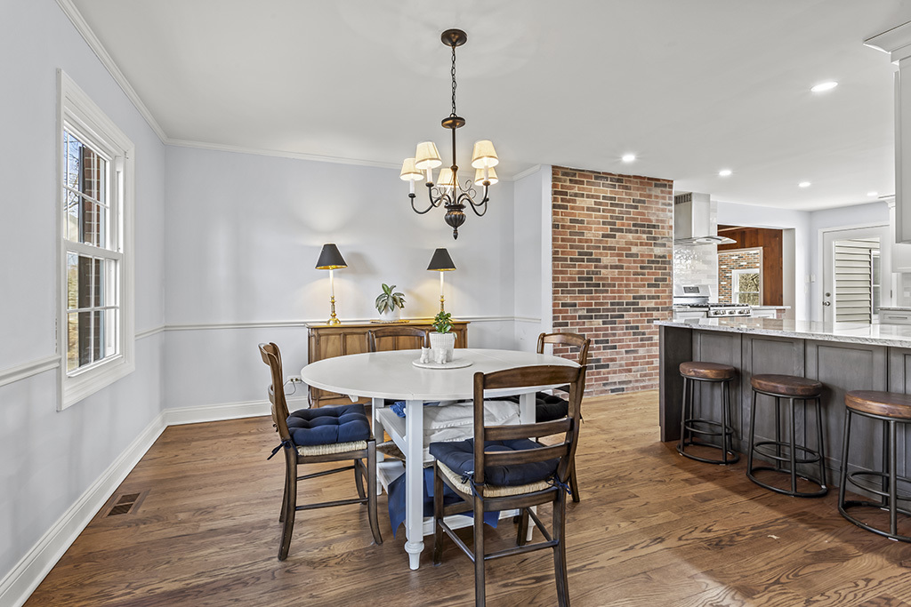 14201 S Chickasaw Trail