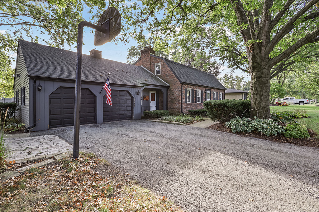 14201 S Chickasaw Trail