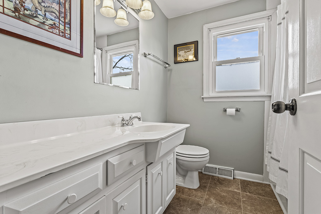 14201 S Chickasaw Trail