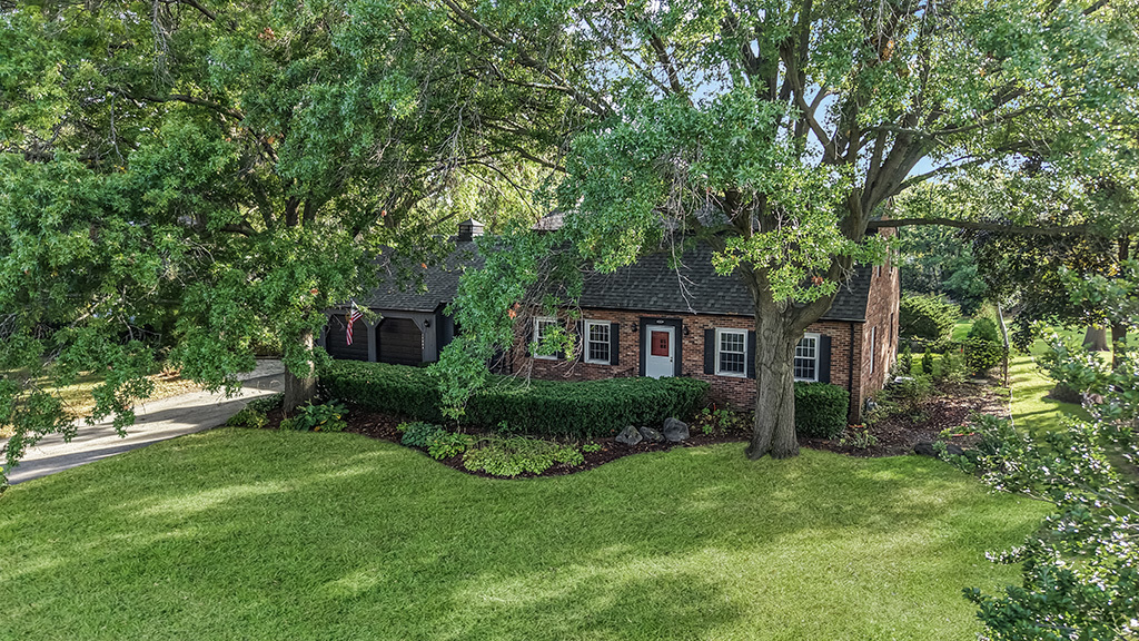 14201 S Chickasaw Trail