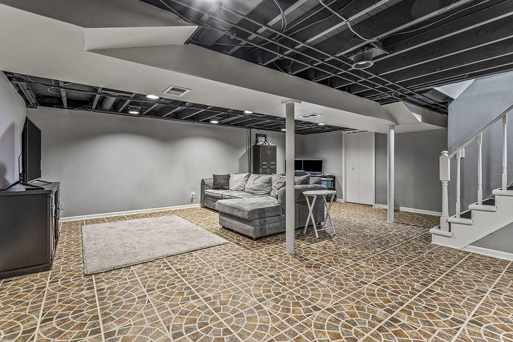 544 E 2nd Street