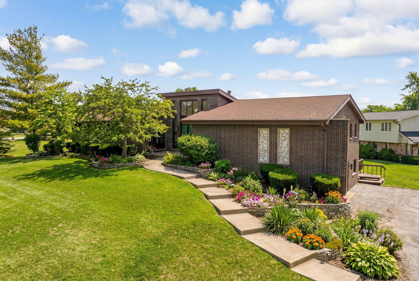 8405 Carriage Green Drive