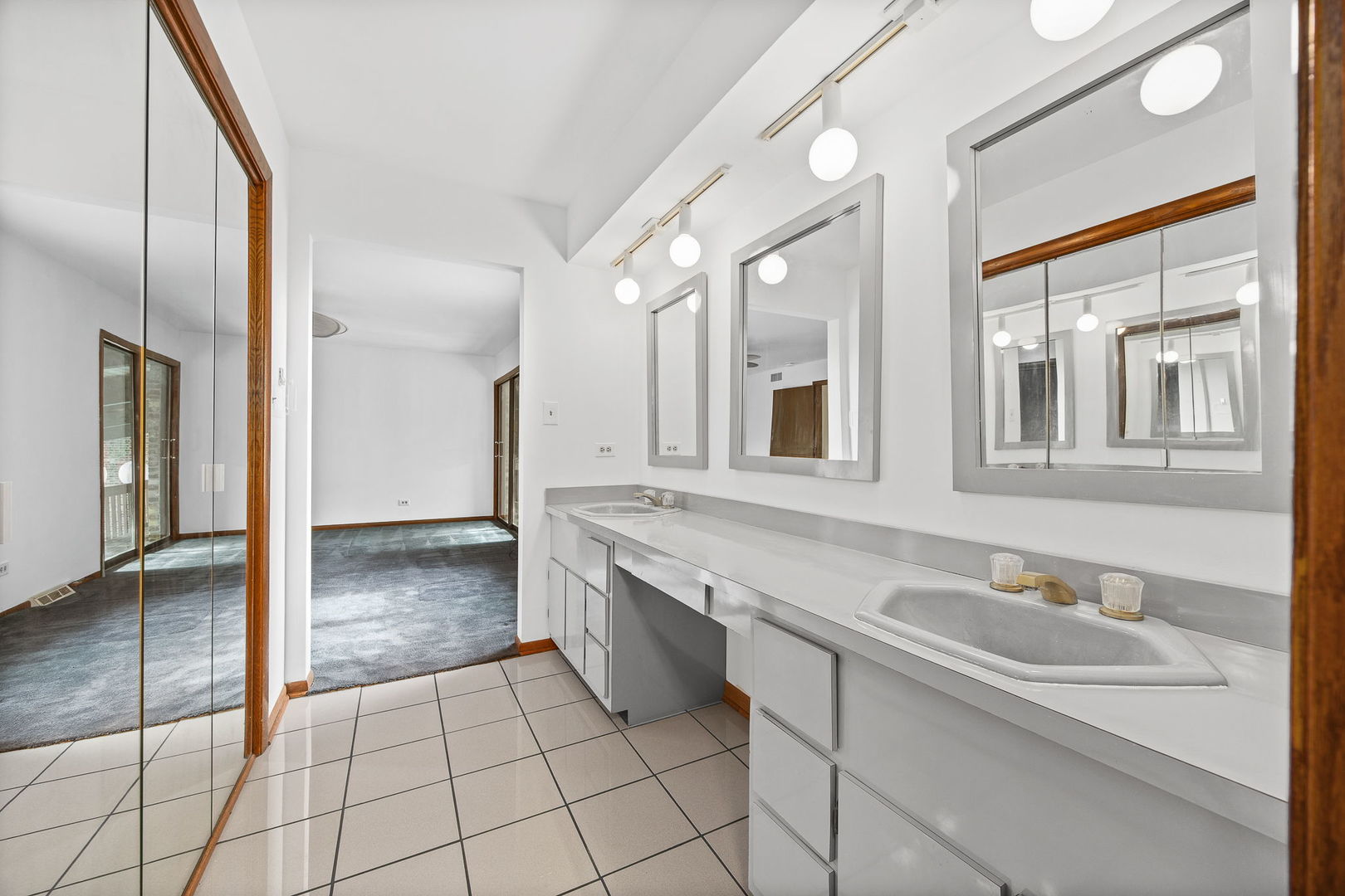 8405 Carriage Green Drive