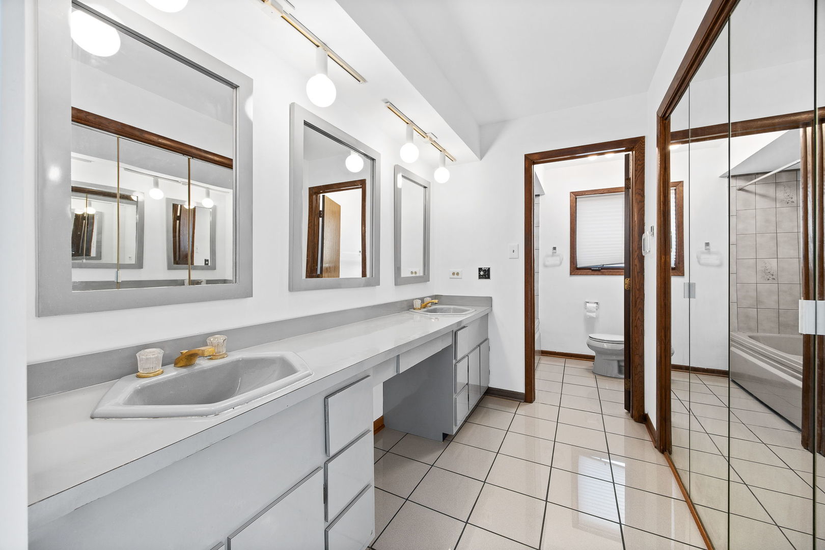 8405 Carriage Green Drive