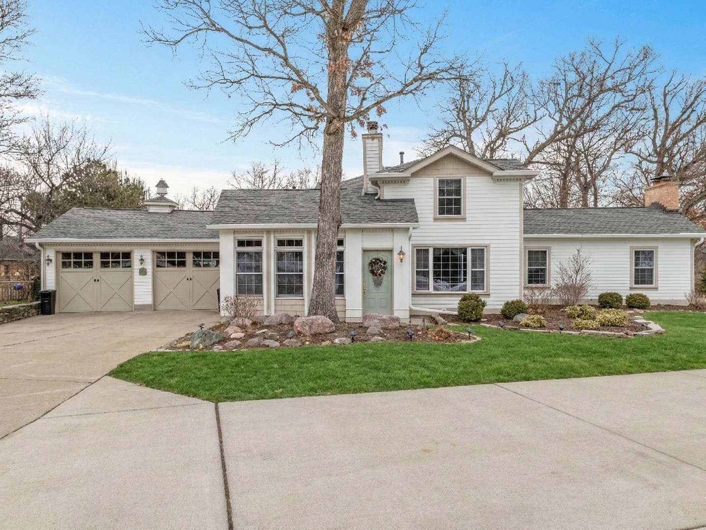 10 Deerpath Lane
