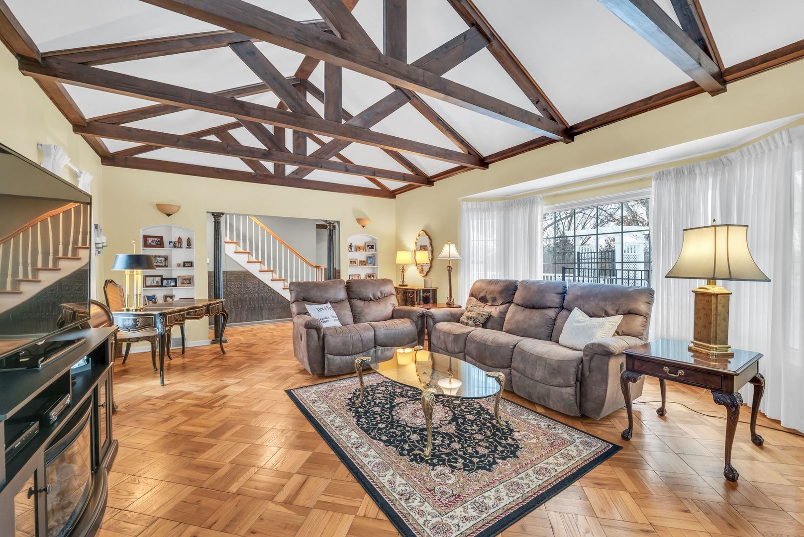 10 Deerpath Lane