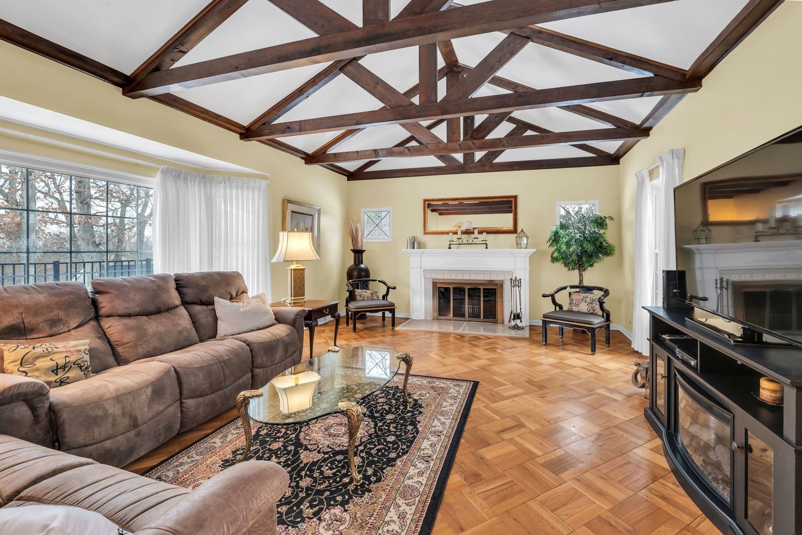 10 Deerpath Lane
