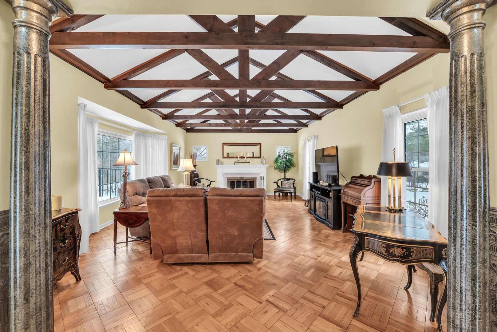 10 Deerpath Lane