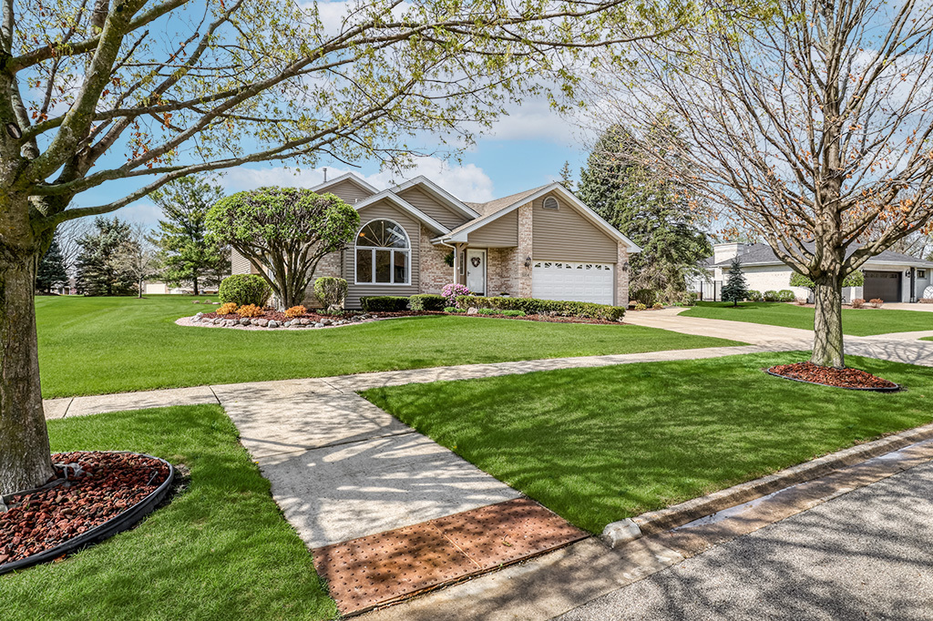 3204 Hickory Creek Drive