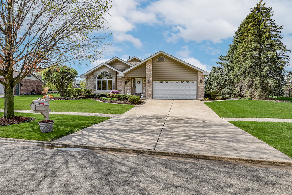 3204 Hickory Creek Drive