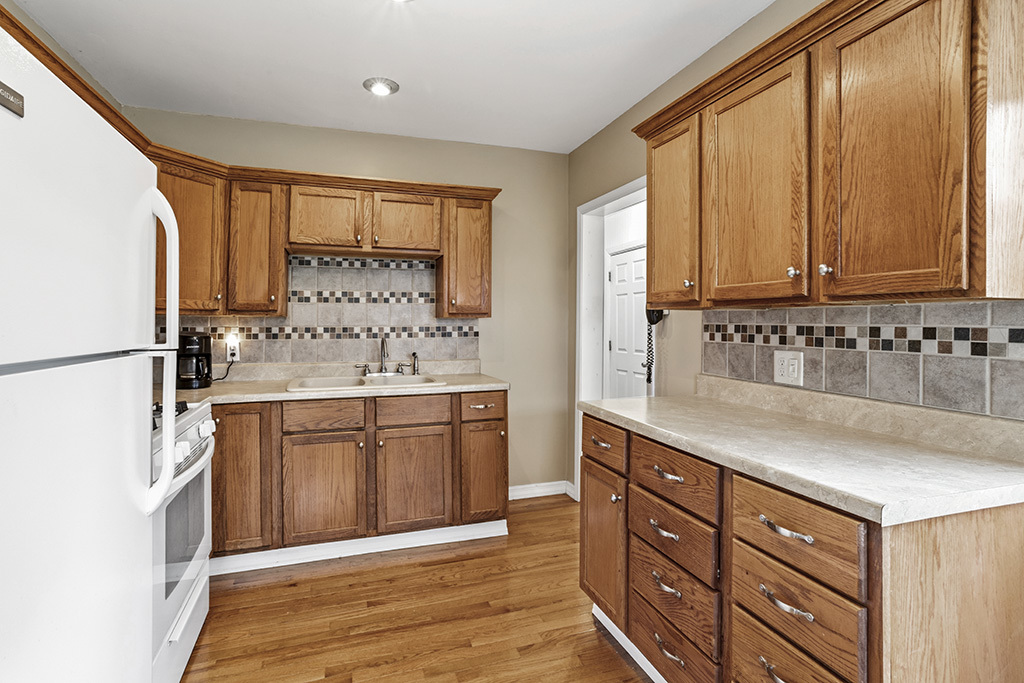 302 E Division Street