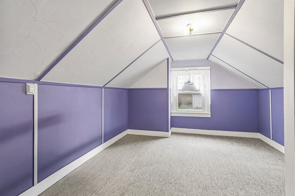 302 E Division Street