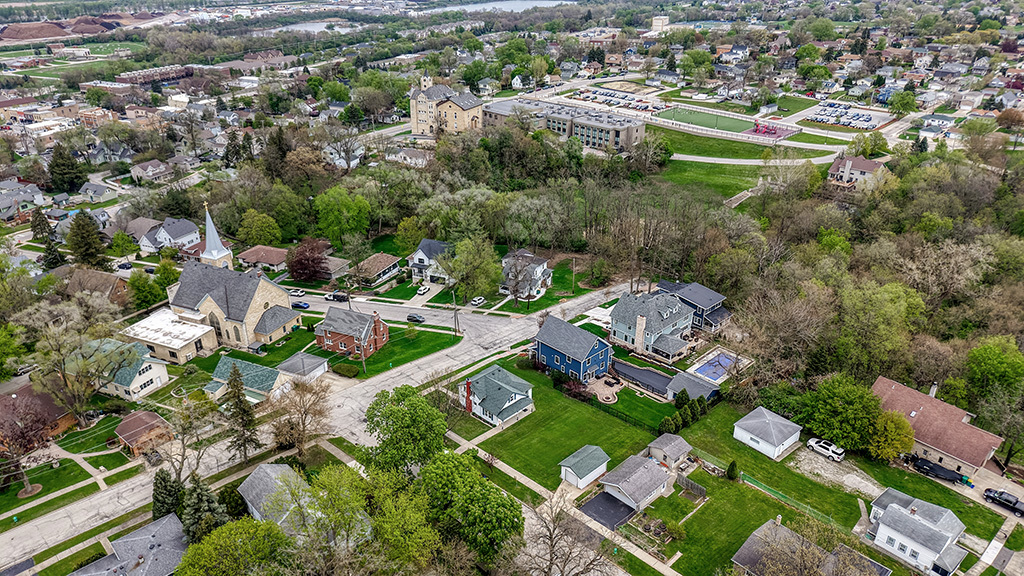 302 E Division Street