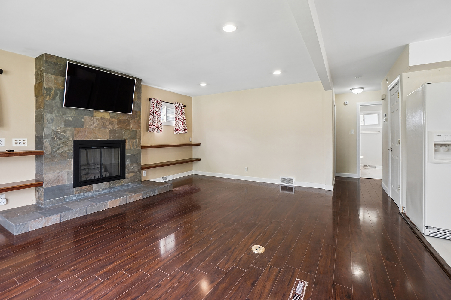 1028 Cherokee Place