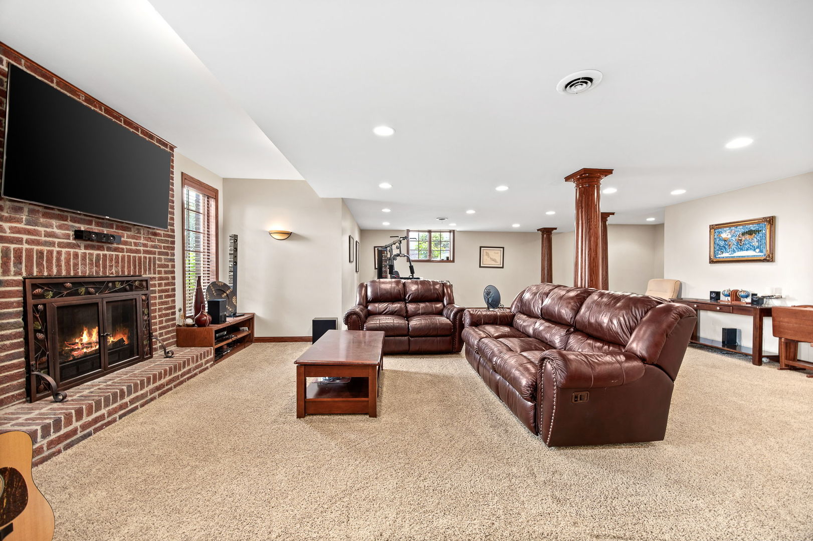 1045 Hilltop Drive