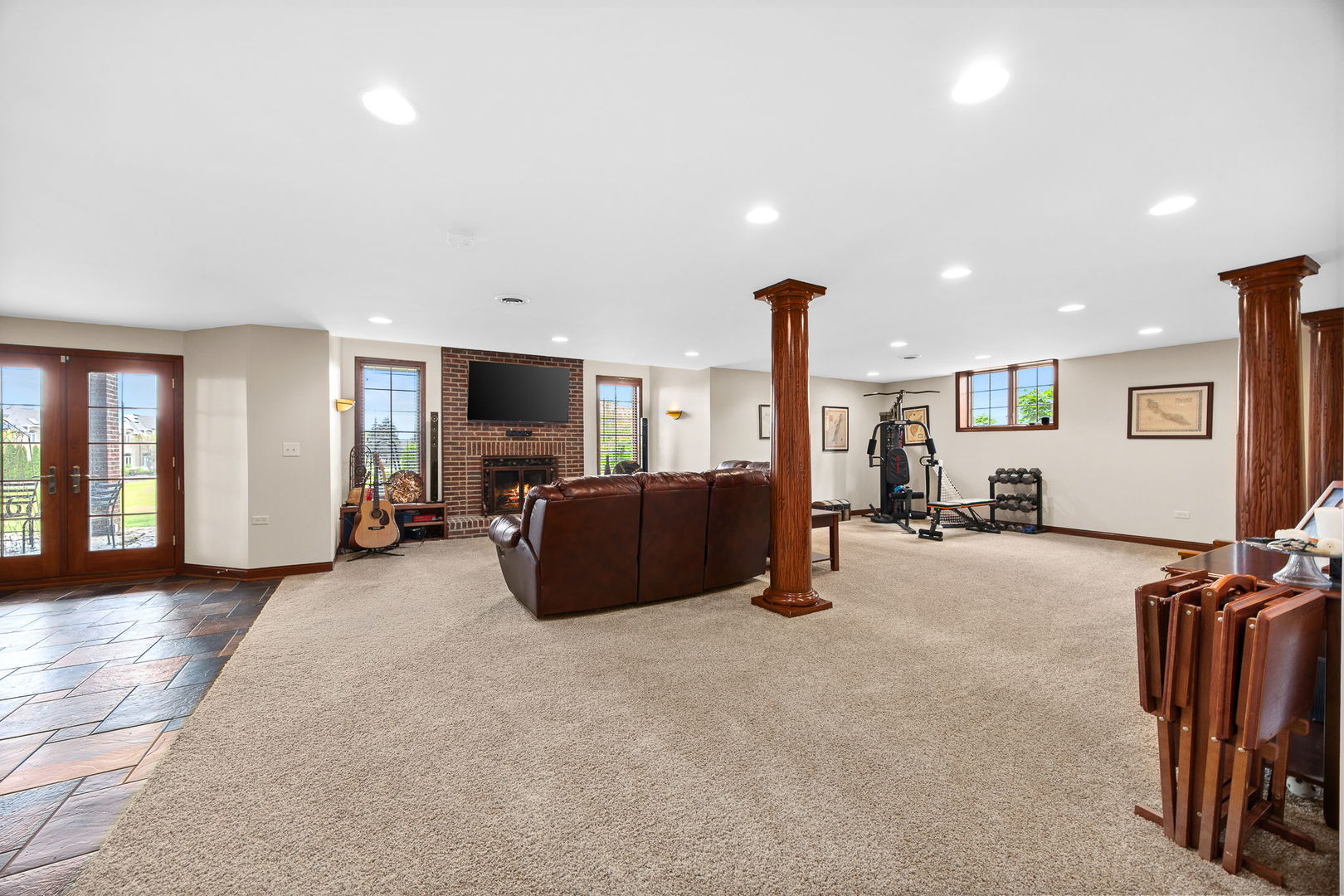 1045 Hilltop Drive