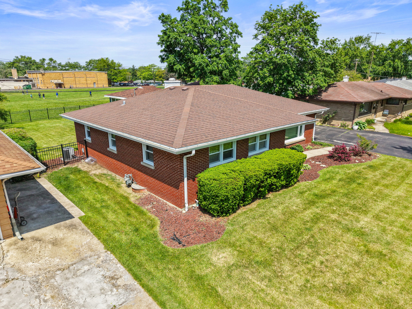 817 Summit Drive