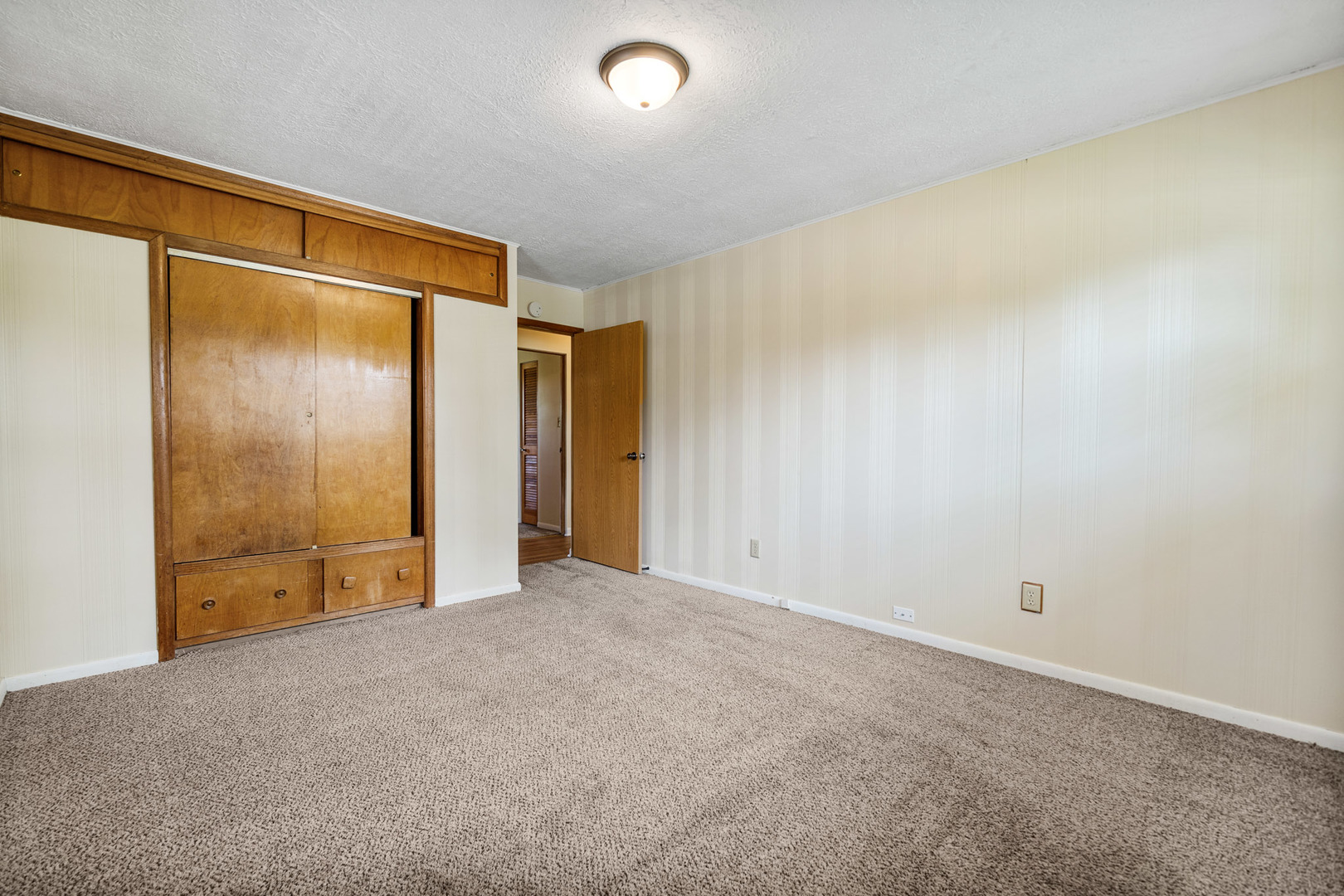 817 Summit Drive