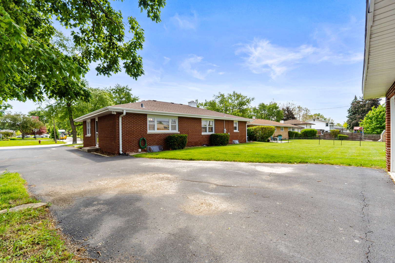817 Summit Drive