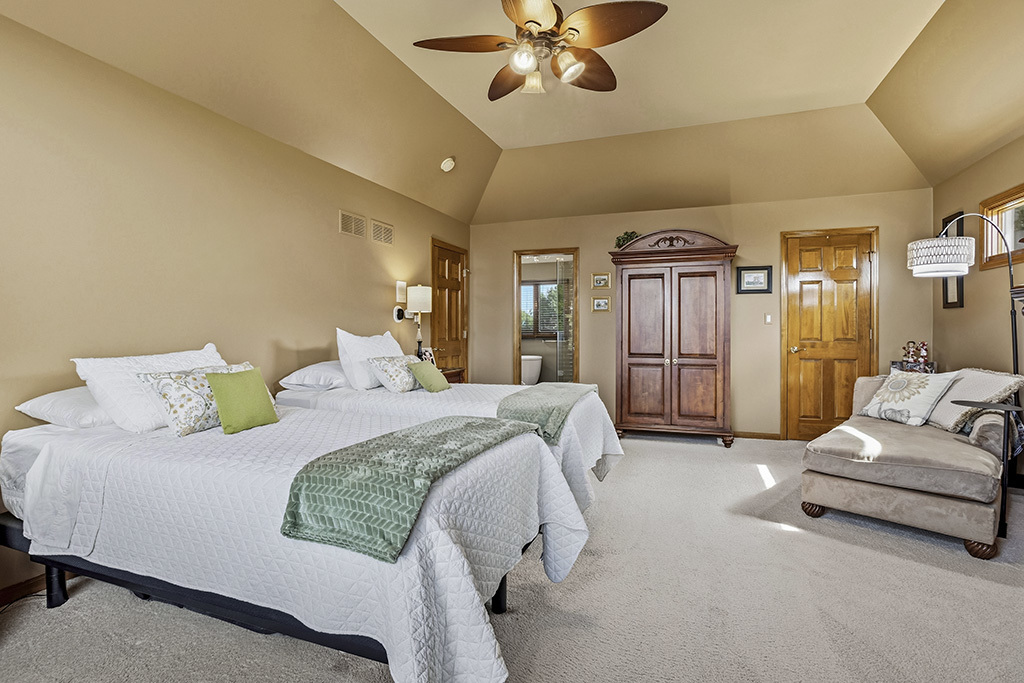 1259 Abbey Oaks Drive