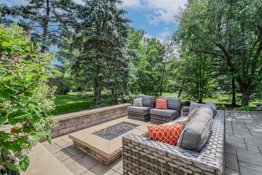 1259 Abbey Oaks Drive