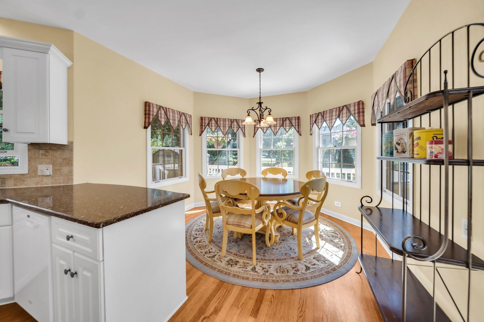 1233 Eagle Crest Drive