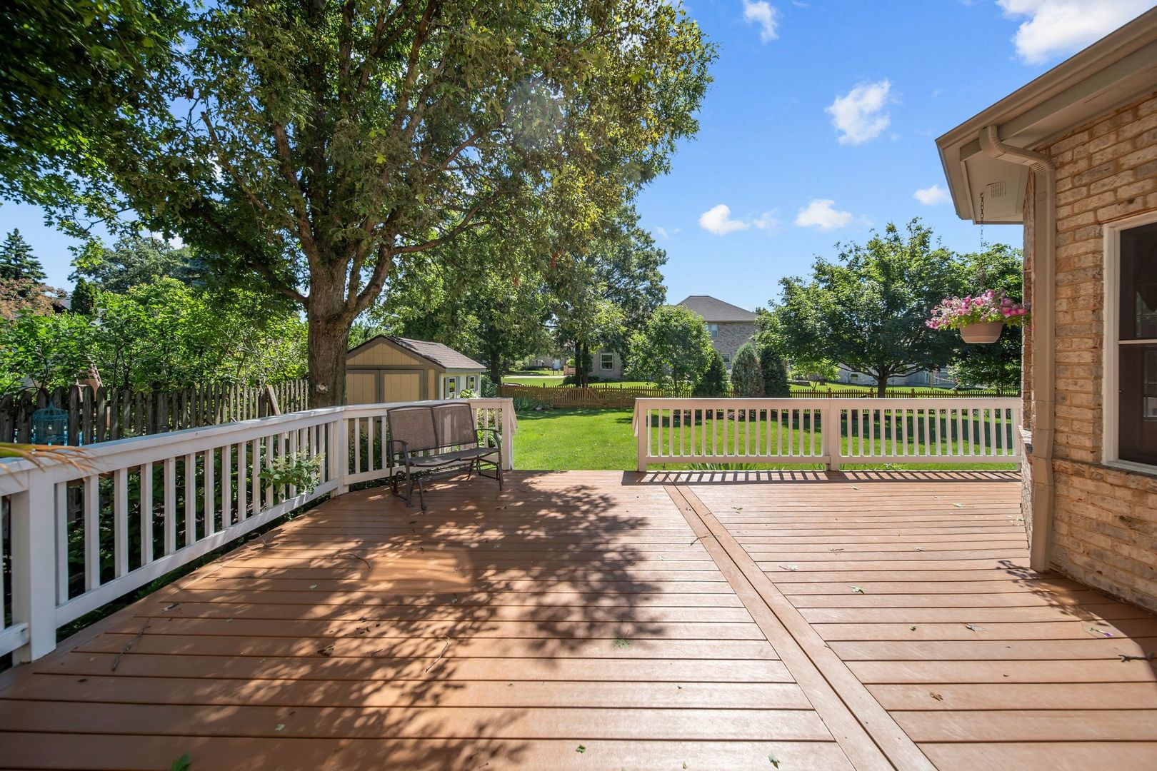 1233 Eagle Crest Drive