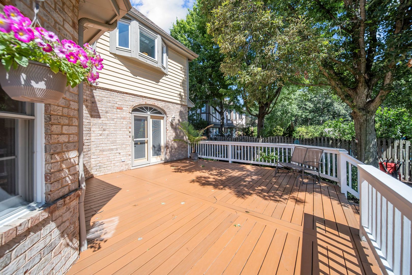1233 Eagle Crest Drive