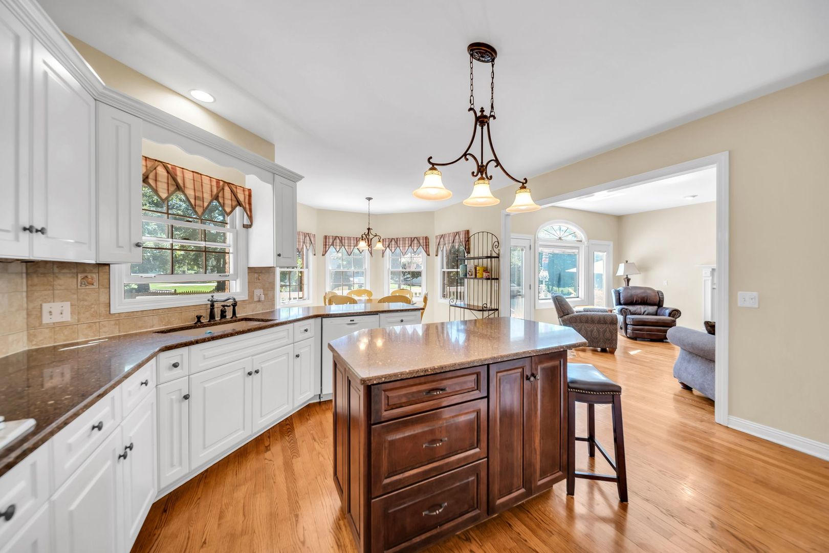1233 Eagle Crest Drive