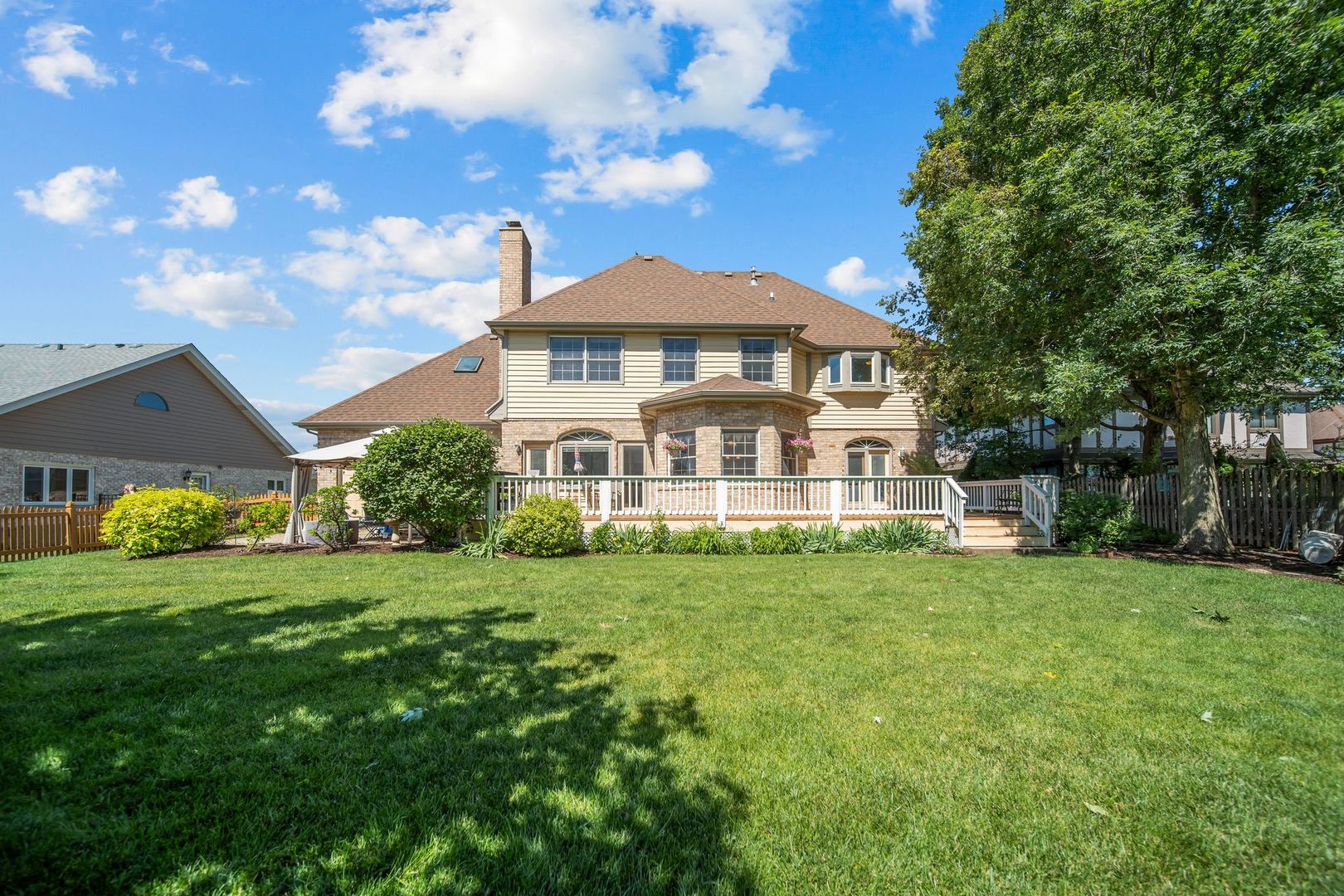 1233 Eagle Crest Drive
