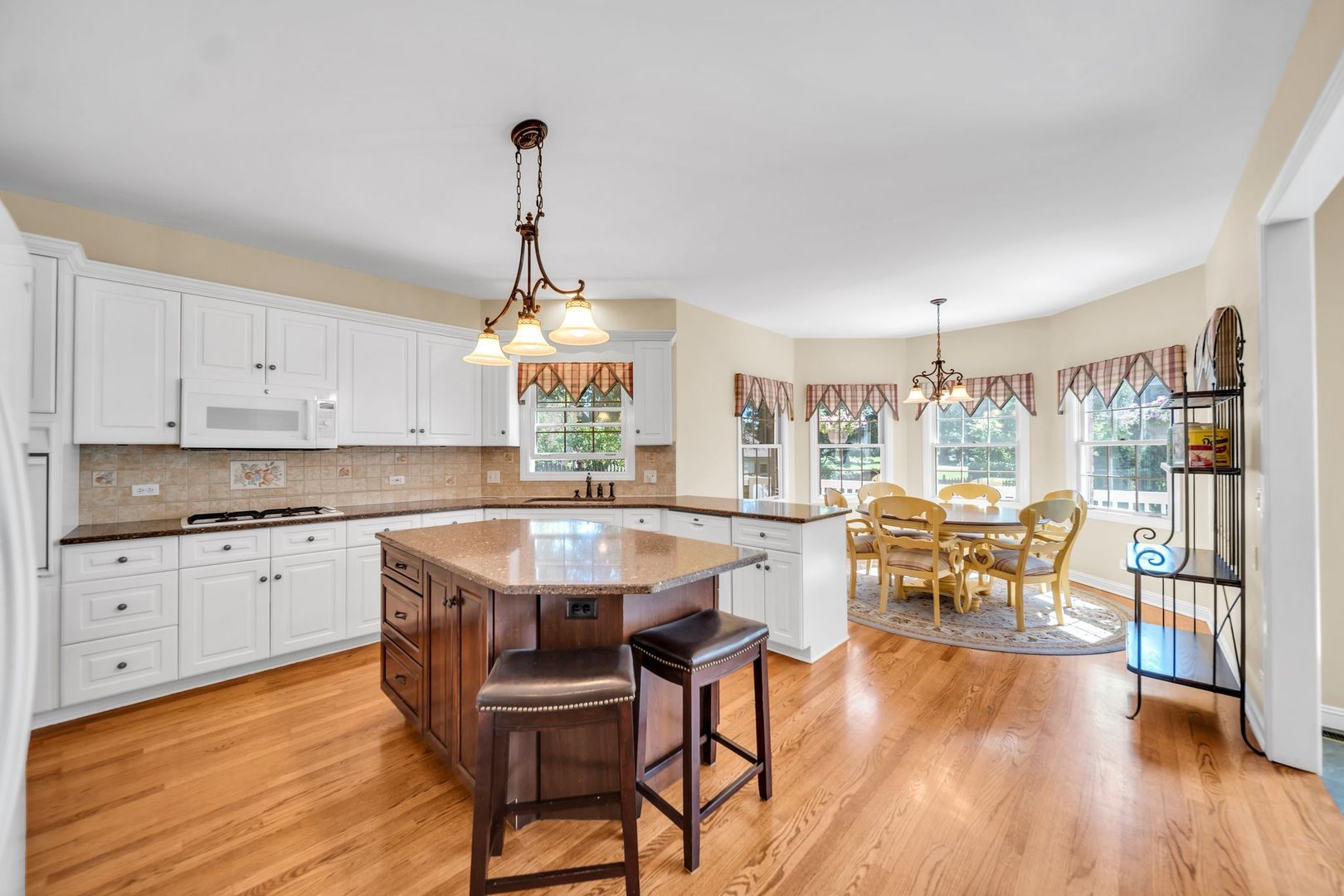 1233 Eagle Crest Drive