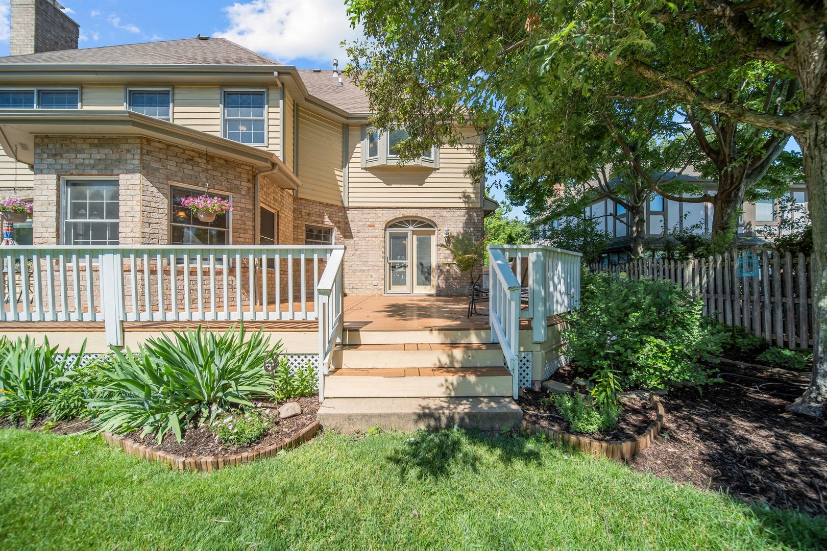 1233 Eagle Crest Drive