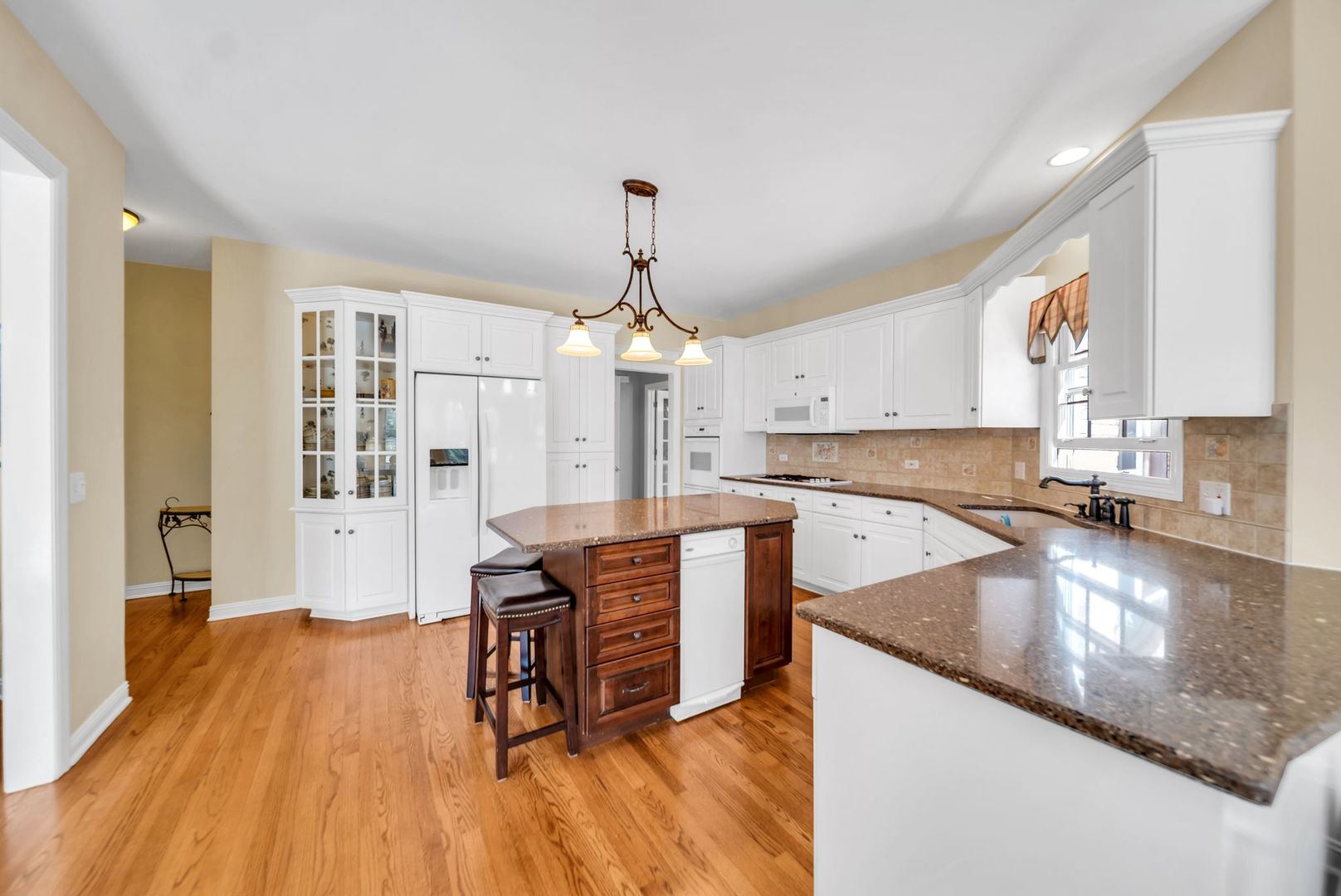 1233 Eagle Crest Drive