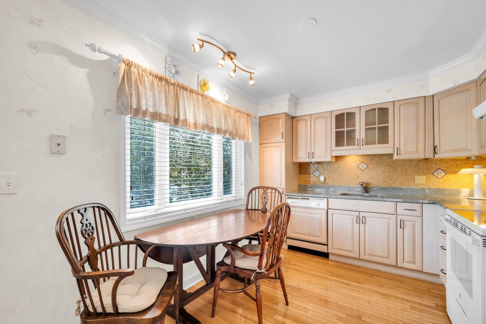 1050 Higgins Road Unit: B